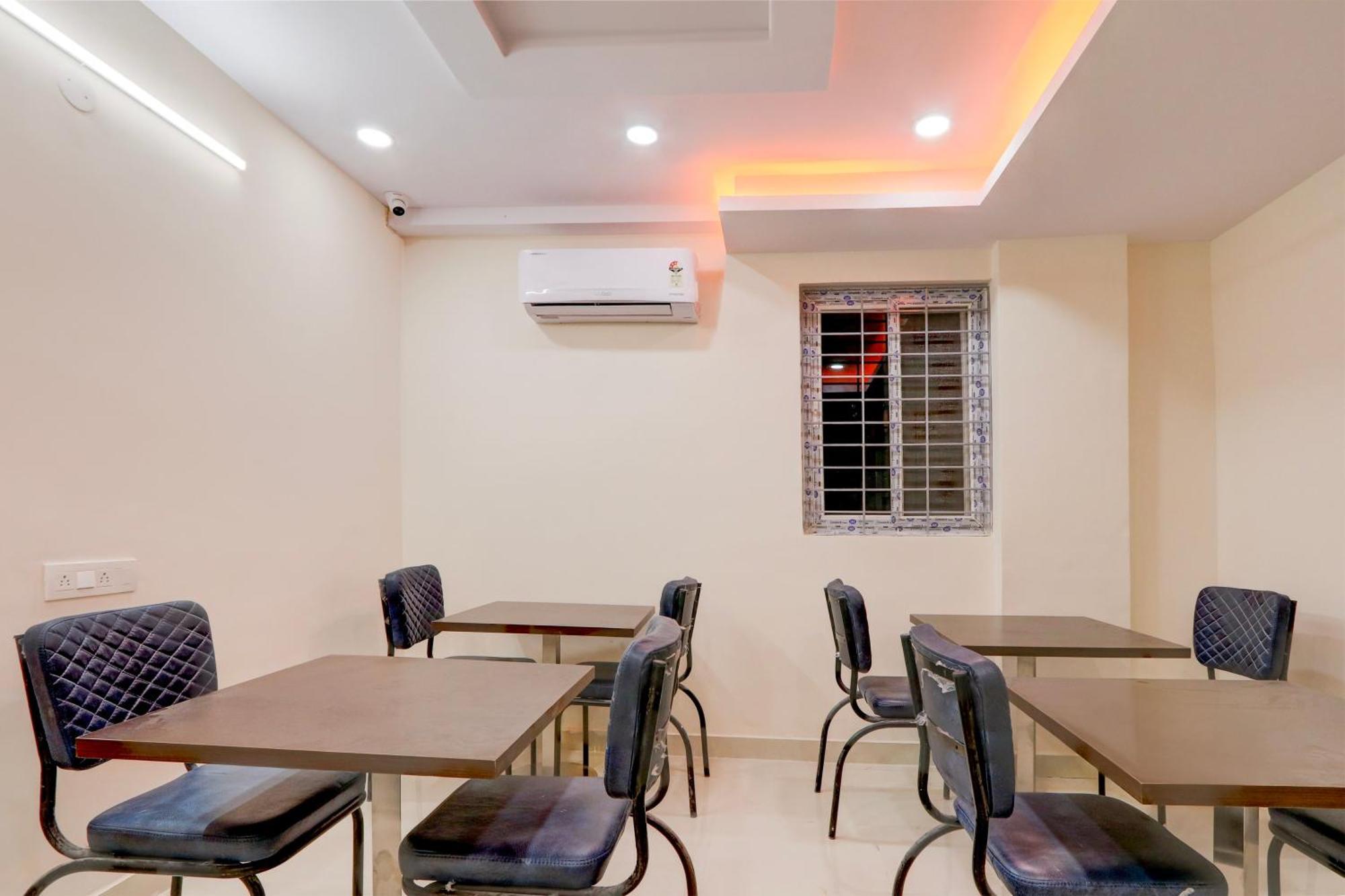 Super Townhouse Nanak Ram Guda Near Waverock Sez Hyderabad Exteriör bild