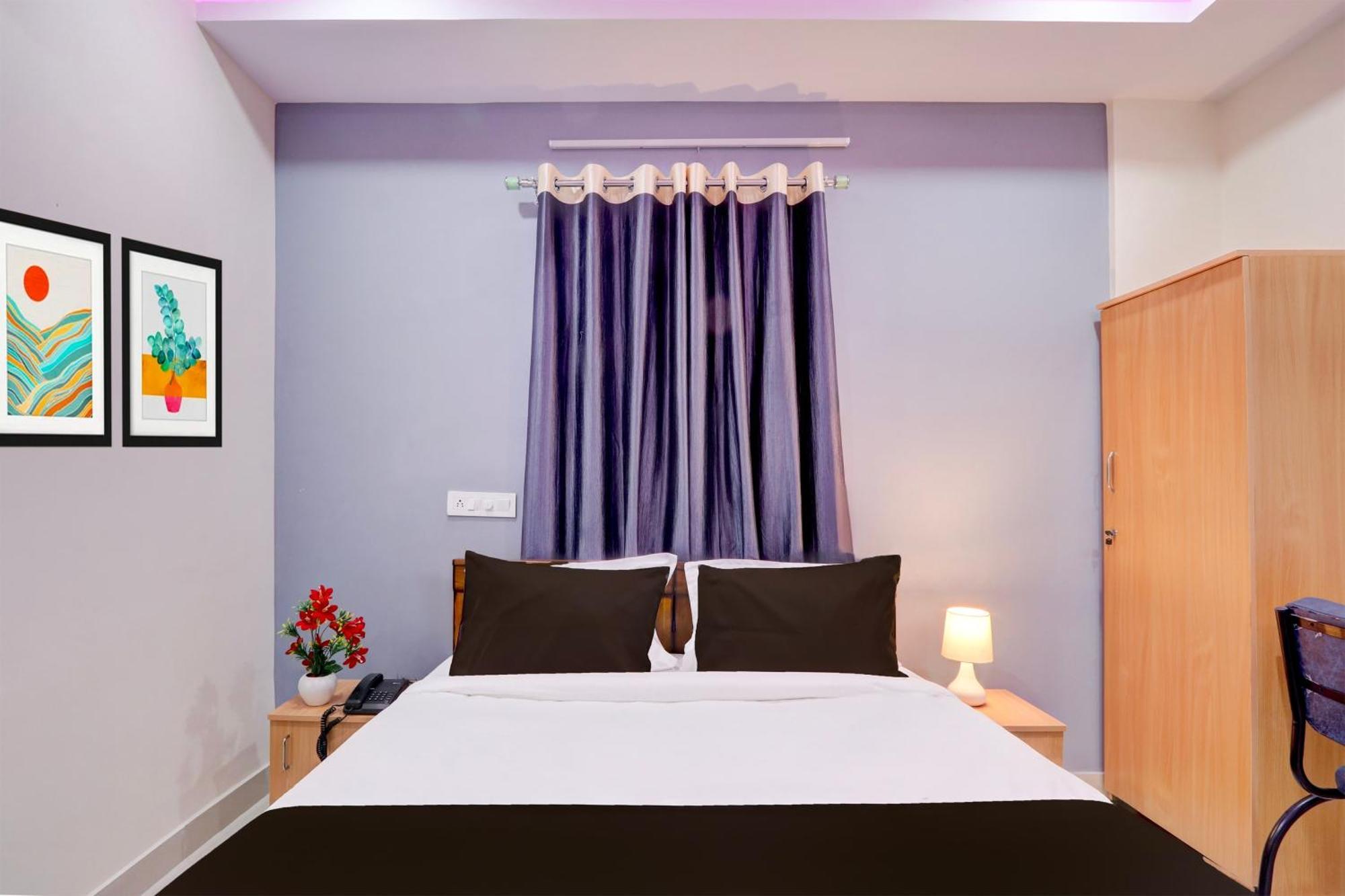 Super Townhouse Nanak Ram Guda Near Waverock Sez Hyderabad Exteriör bild