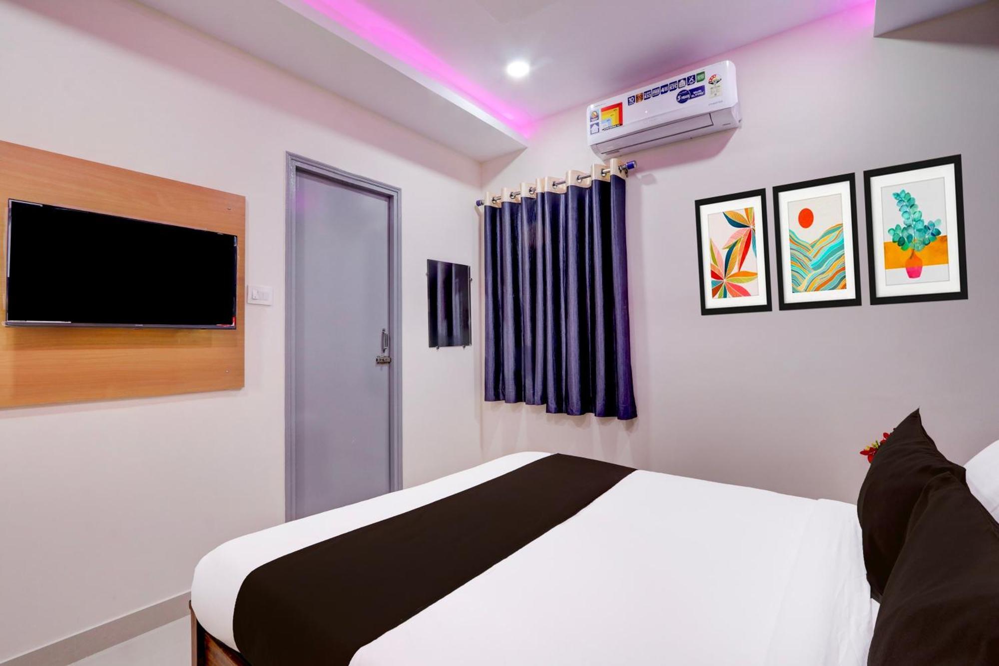 Super Townhouse Nanak Ram Guda Near Waverock Sez Hyderabad Exteriör bild