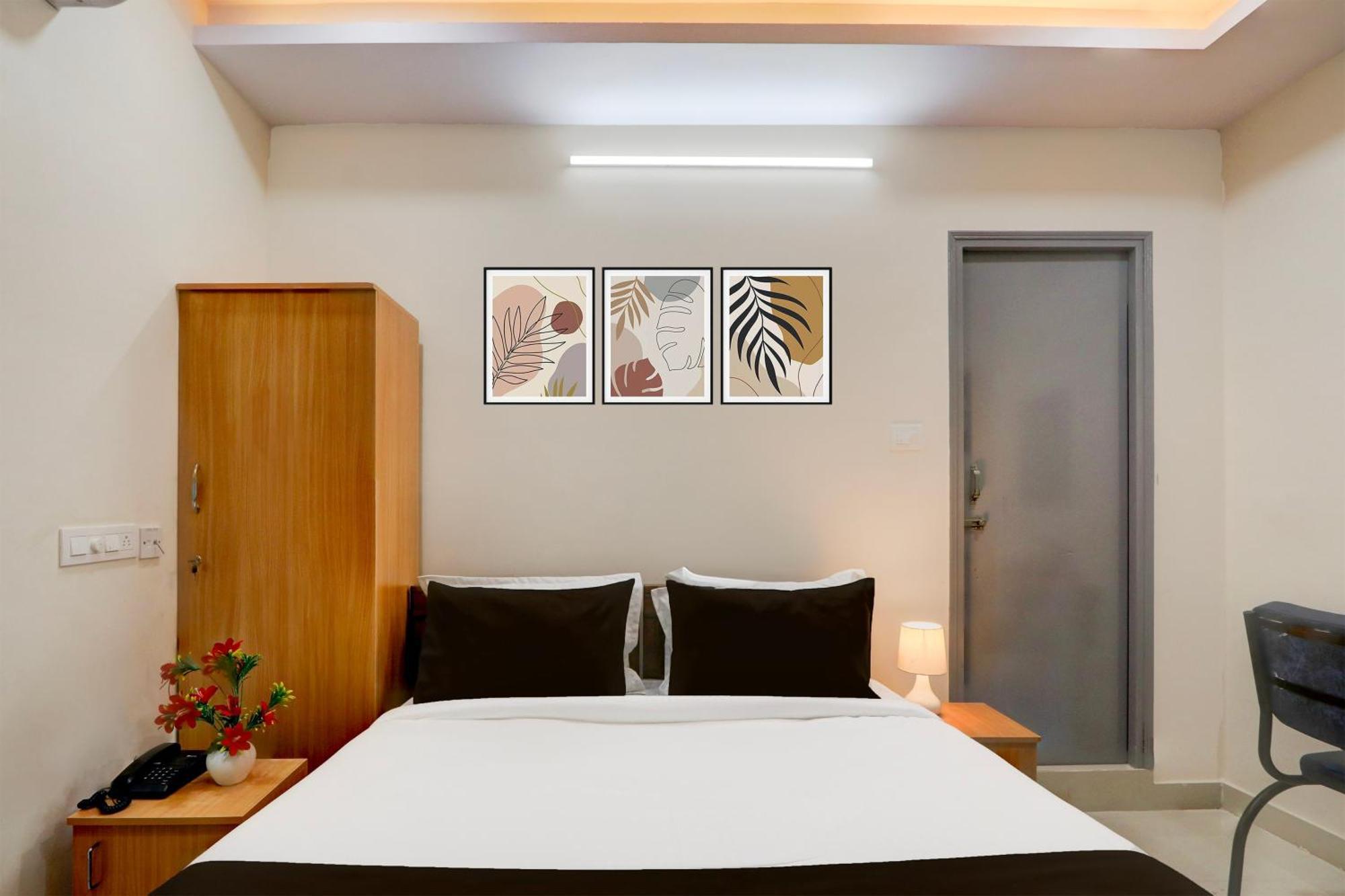 Super Townhouse Nanak Ram Guda Near Waverock Sez Hyderabad Exteriör bild